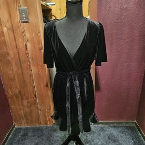 Socialite Black V Neck Dress womens size small